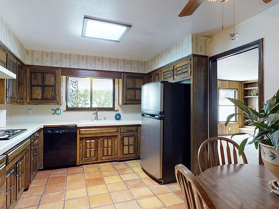 4th image of 3805 Parsifal St NE