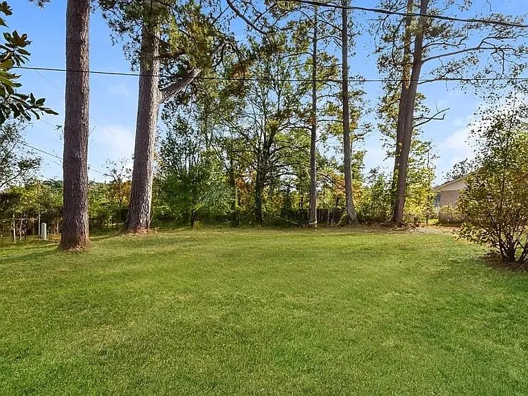 1708 Westchester Dr — Photo 10