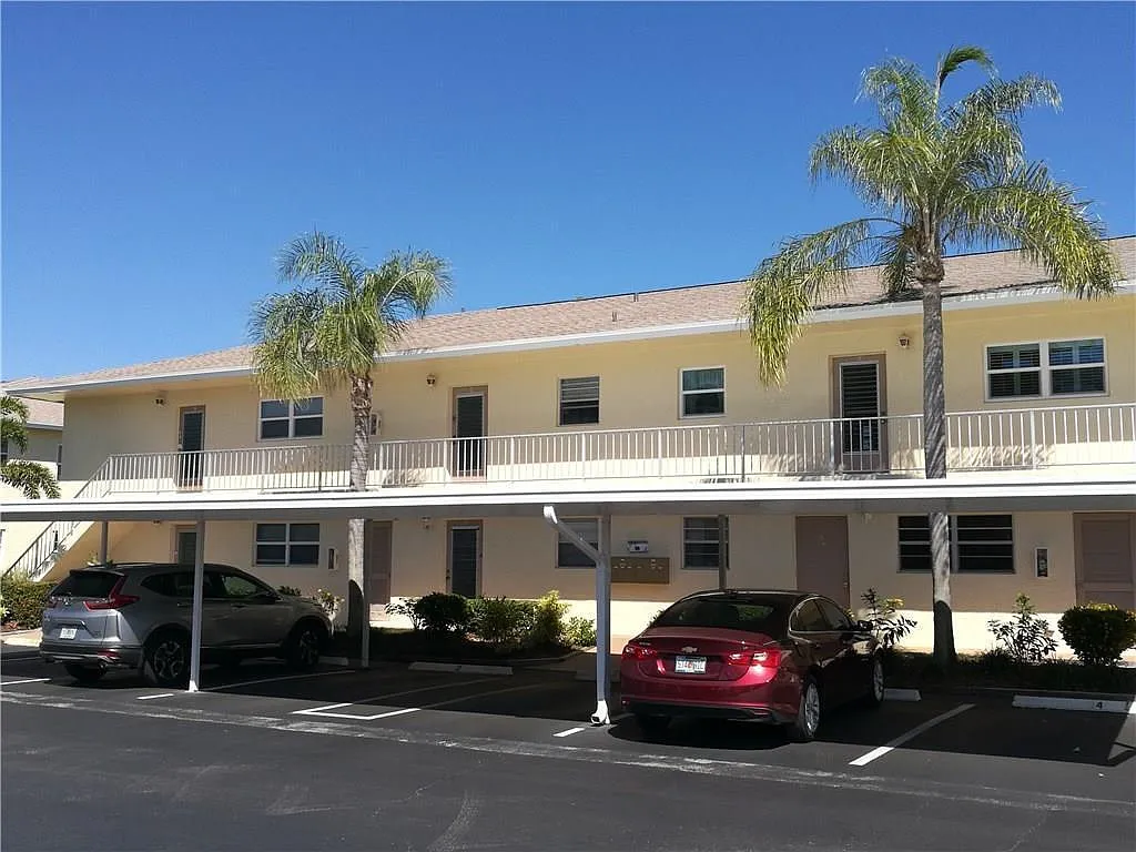 1 bed, 1.5 bath, 834 sqft, $1,450 — Photo 3