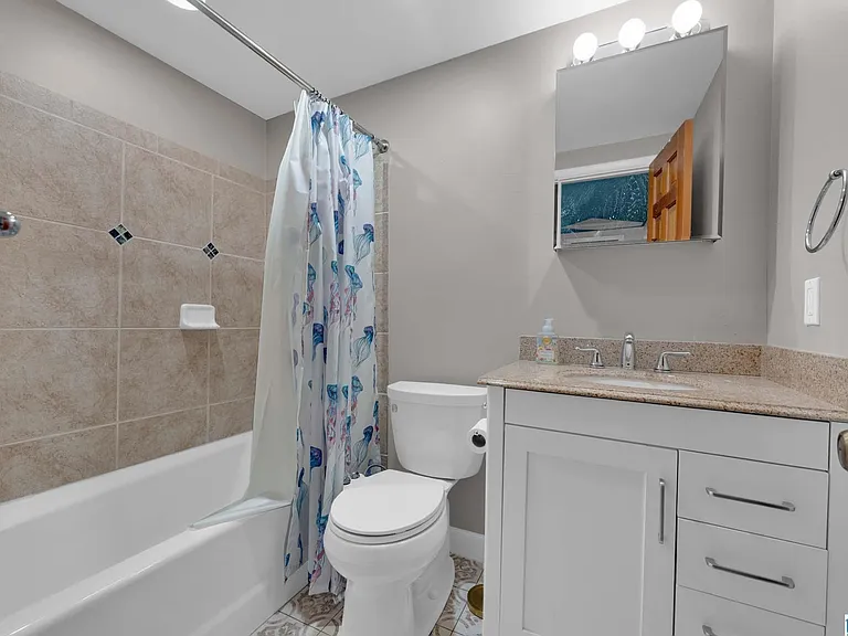 373 Laredo Dr — Photo 29