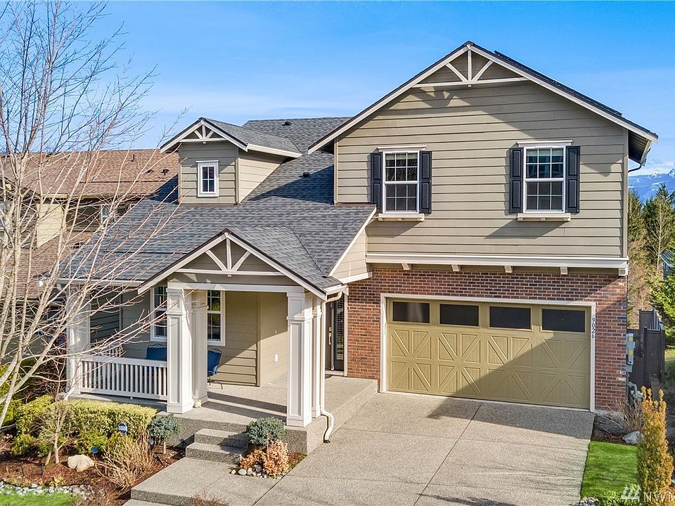 Enchanting 2-story home with daylight basement. 4 bedrooms, den, bonus room, 3.5 baths and 3,220sf.  