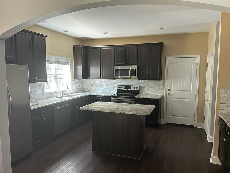 402 Strike Eagle Dr — Photo 7
