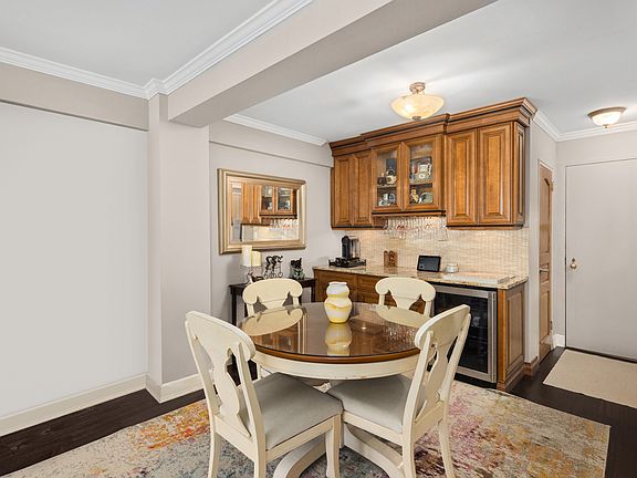4th image of 210 E 36th St APT 6H