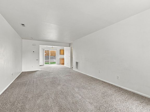 4th image of 6490 Cache Dr