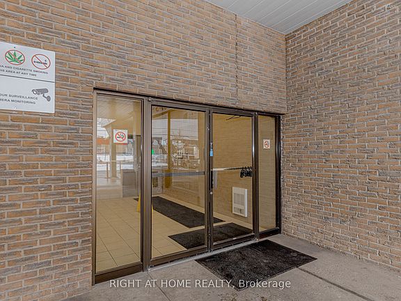 4th image of 40 Rexdale Blvd #3