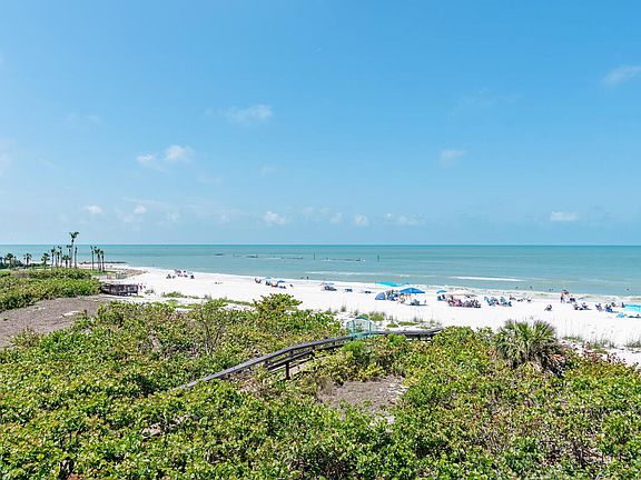 2nd image of 930 Cape Marco Dr Unit 304