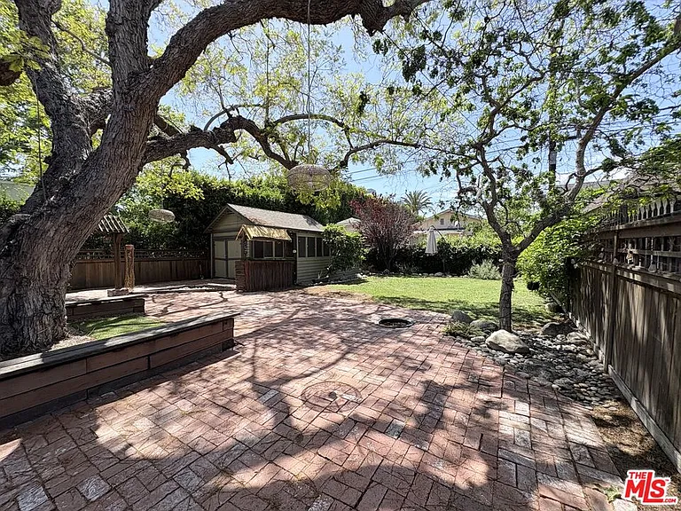 613 N Lucerne Blvd — Photo 22