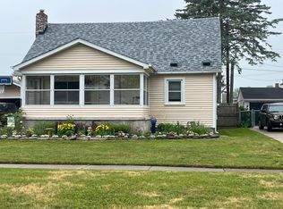 68227 Mary St, Richmond, MI 48062