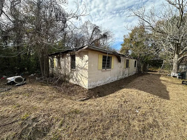 1611 Rhorer Ave, Gulfport, MS 39501