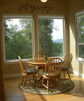 Inviting Views & Sunshine Breakfast Nook
