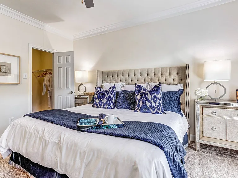 Oversized Bedrooms & Walk-in Closets