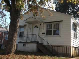 1188 Hilltop Dr, Saint Louis, MO 63132