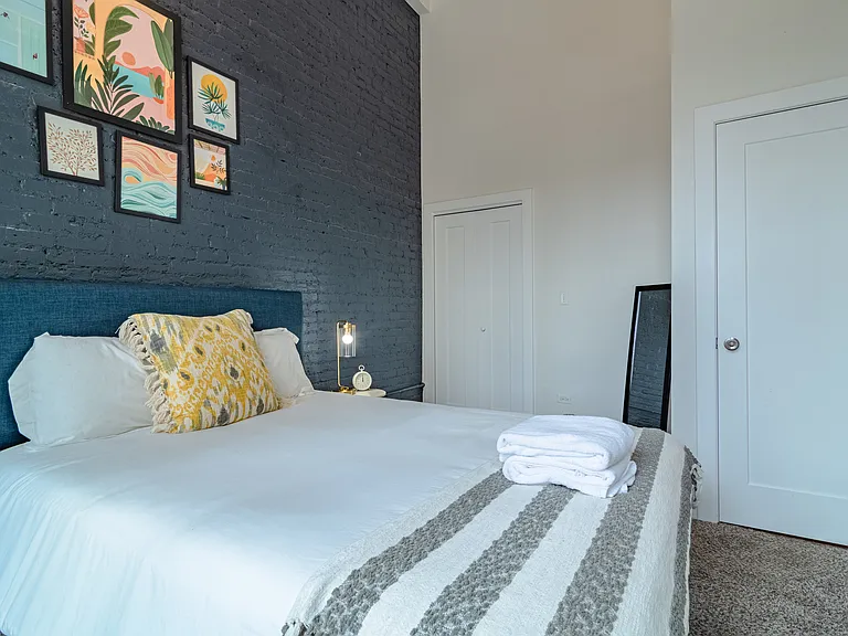 2112 S Michigan Ave #5 — Photo 9