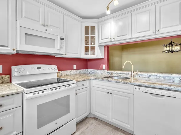 6075 N Sabal Palm Boulevard #306, Tamarac, FL 33319