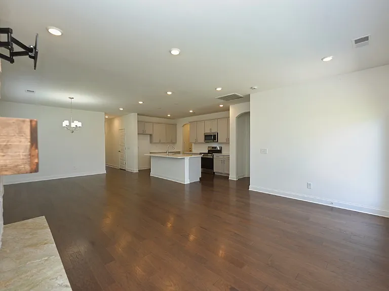 161 Crabourne Dr — Photo 26