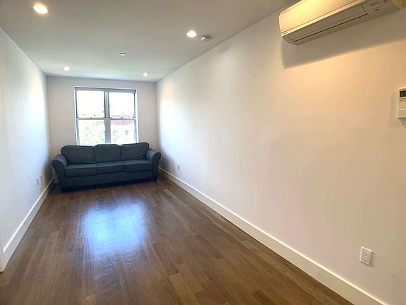 3rd image of 826 Saint Johns Pl #4P
