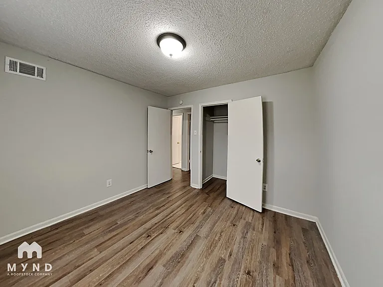 2061 Coral Hills Dr — Photo 11