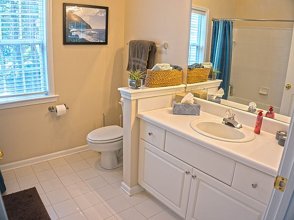 4th image of 202 The Crossings Ln