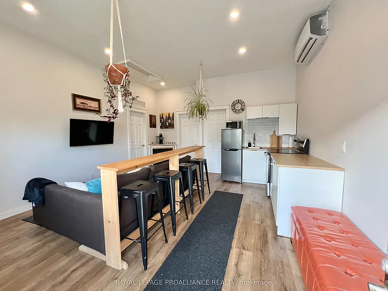 24 Russell St #A — Photo 3