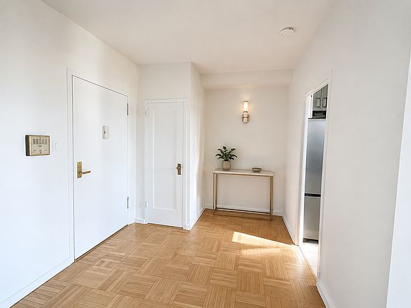2nd image of 1314 Virginia Ave