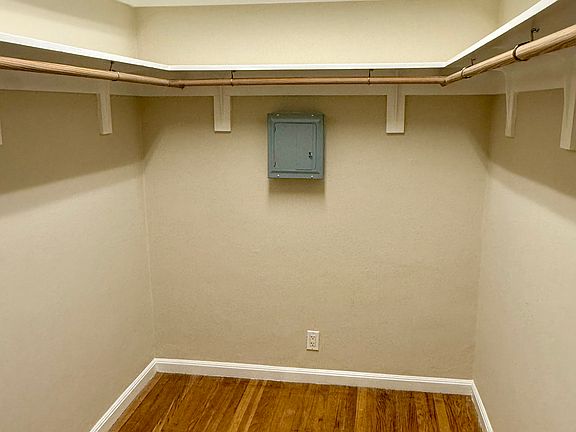 5th image of 2645 Sacramento St APT 1B