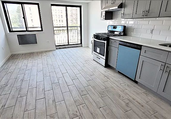 4th image of 25-28 Broadway #2AA