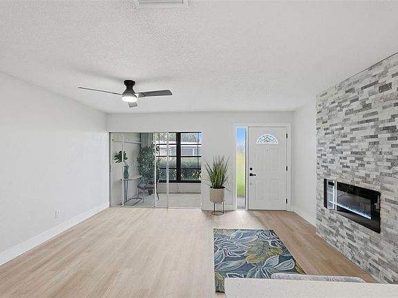 5th image of 1339 QUEEN ANNE DRIVE #C