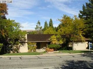 279 Tharp Dr, Moraga, CA 94556