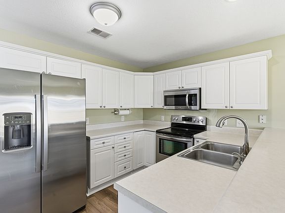 5th image of 1364 Harrington Dr