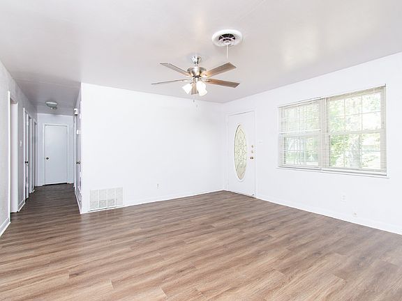 3rd image of 901 Mary St