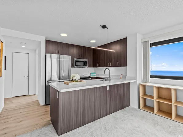 615 Keawe St #3706, Honolulu, HI 96813