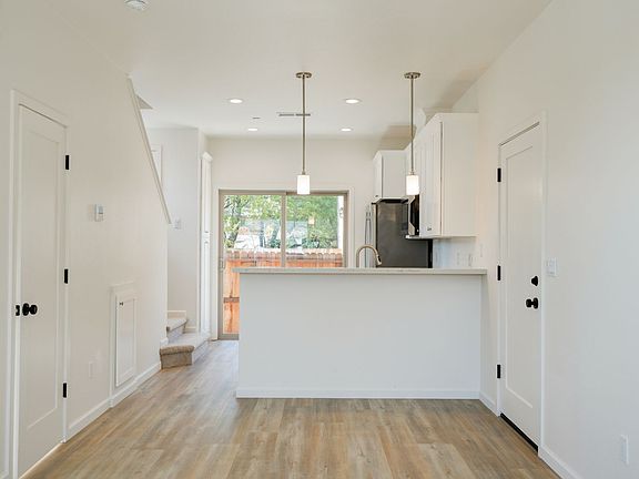 5th image of 193-199 W Barham Ave #197
