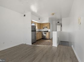 2223 S 15th St, Philadelphia, PA