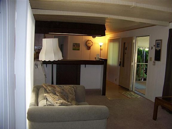 5th image of 150 Leisureville Cir