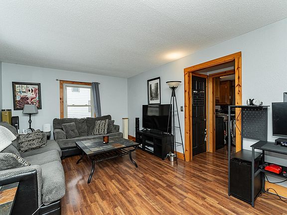 3rd image of 200 20th St SE