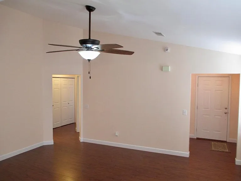 421 Vailview Dr — Photo 5