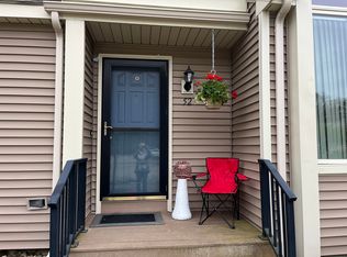 340 Centre Ave APT 52, Rockland, MA 02370