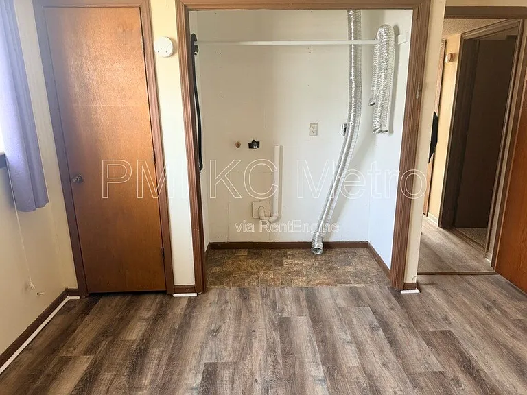 102 E Sunrise Dr — Photo 10