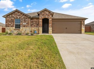 1006 Hidden Valley Dr, Chandler, TX 75758