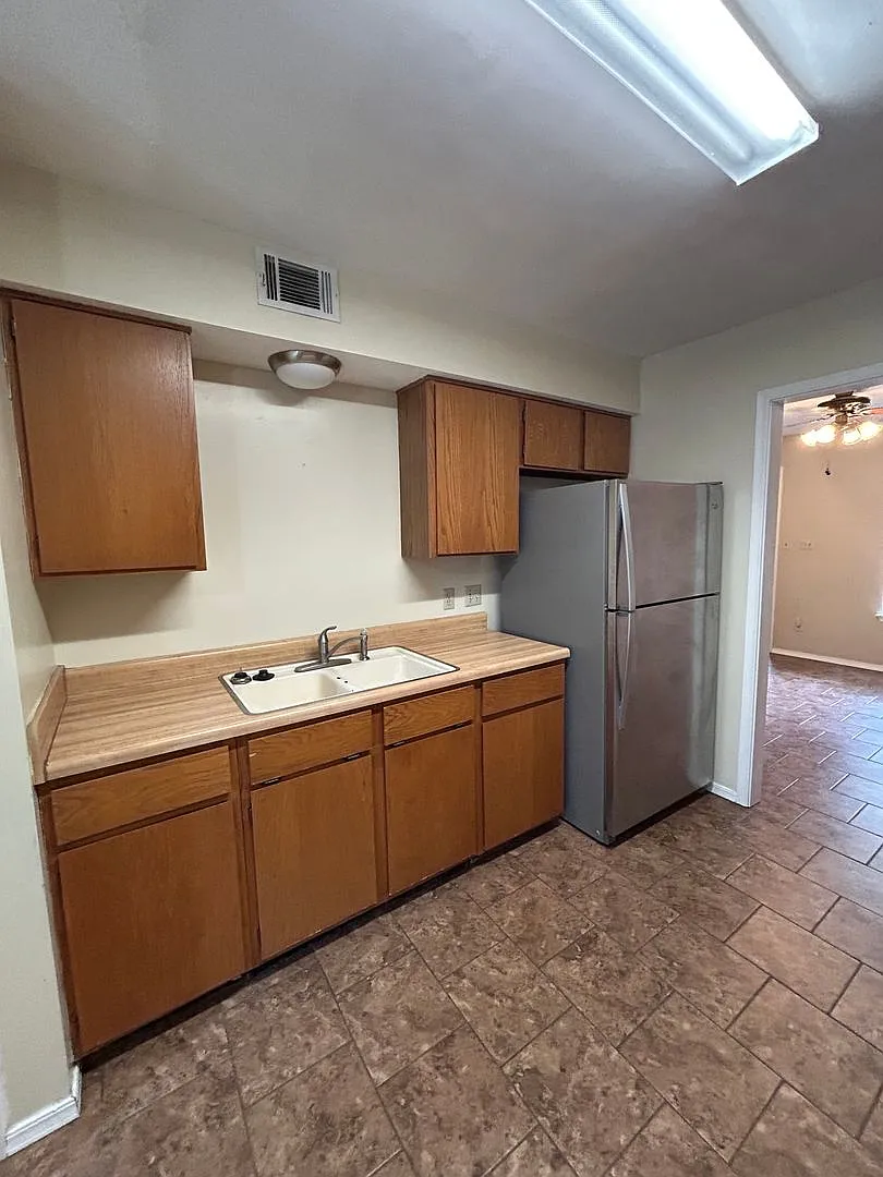 2209 S. Hartford Cove — Photo 4
