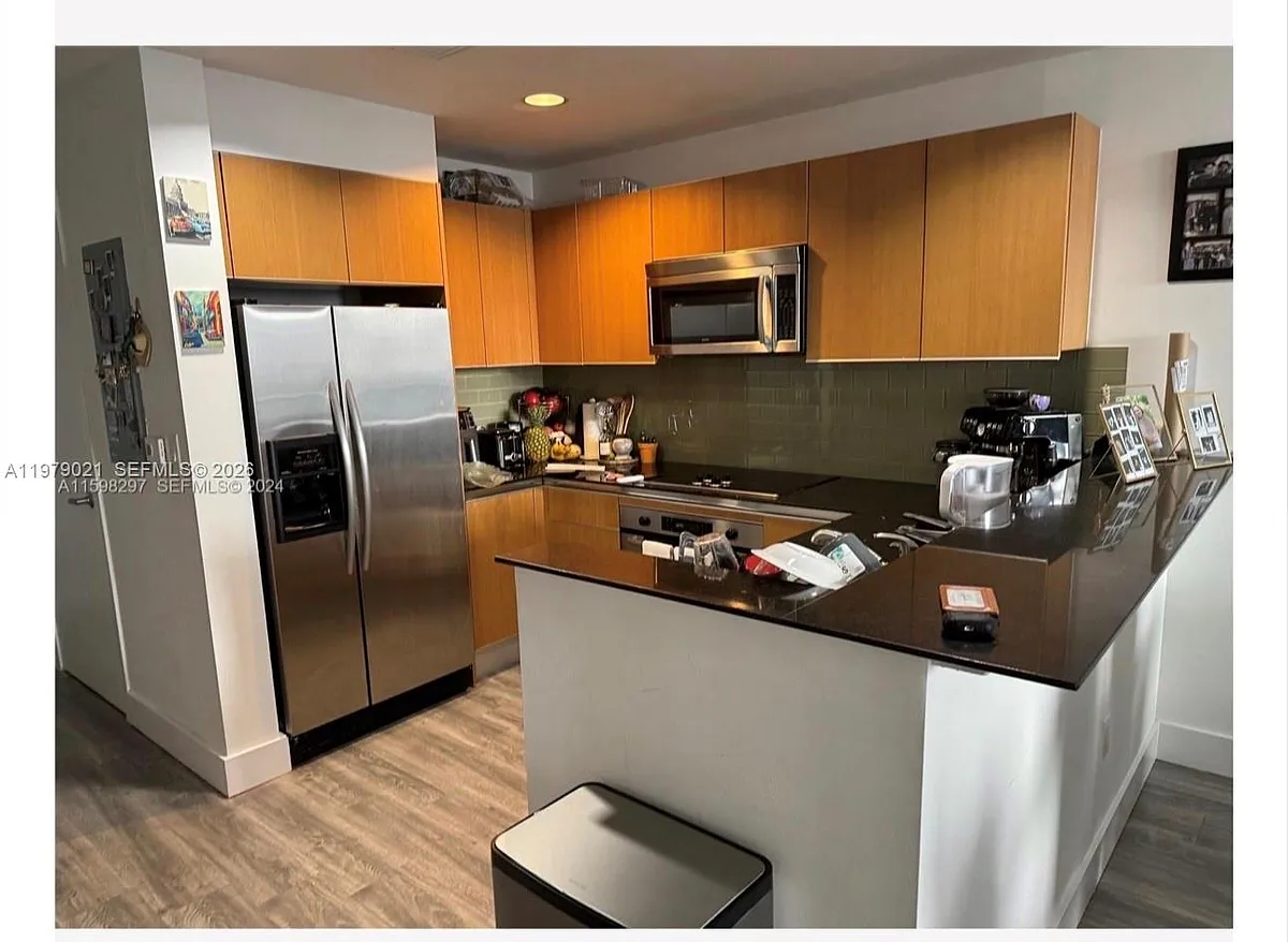 Building Photo - 1060 Brickell Ave #1613