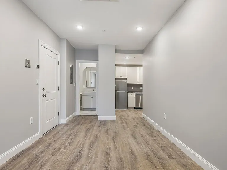 276-282 Hanover St #11 — Photo 3