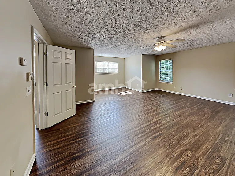 714 Baskins Cir — Photo 10