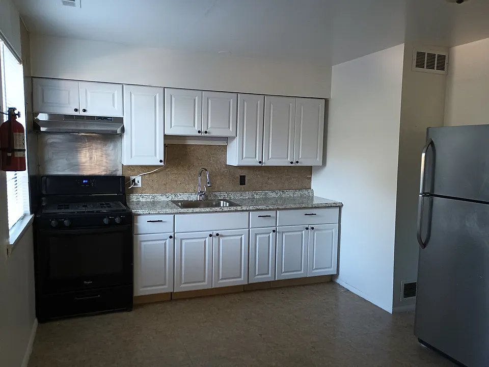 Short view of the kitchen