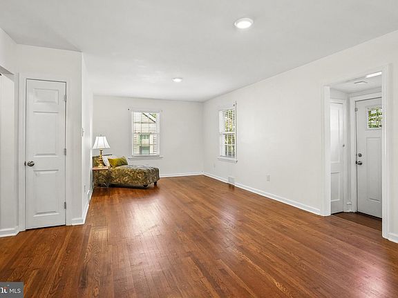 3rd image of 600 Maple Ave