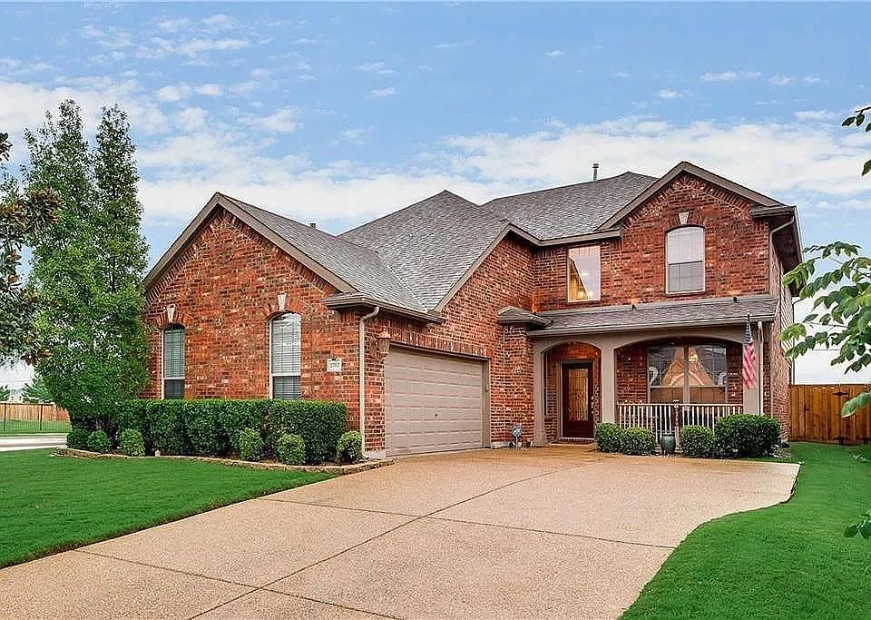 1st image of 2703 Waterway Dr