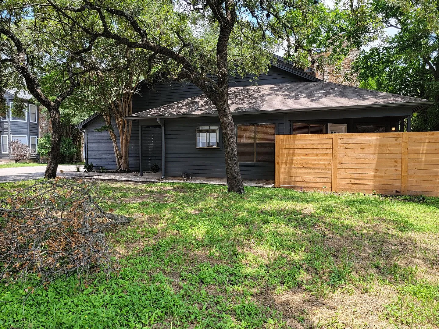 Spacious 3 Bed, 2.5 Bath Austin Home with Garage & Fenced Yard! — Photo 4