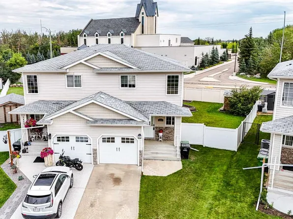 3413 W 50a Street Close, Camrose, AB T4V 1J8