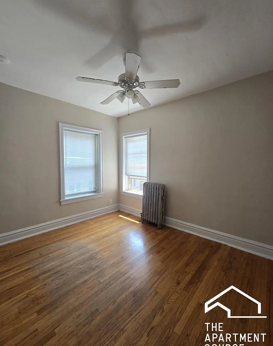 918 Reba Place #3S — Photo 2