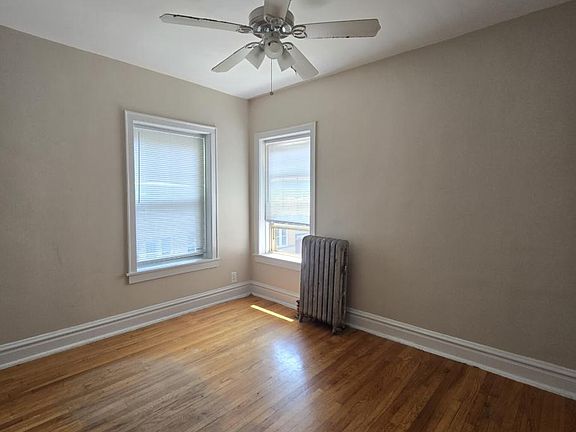 2nd image of 918 Reba Pl APT 3S